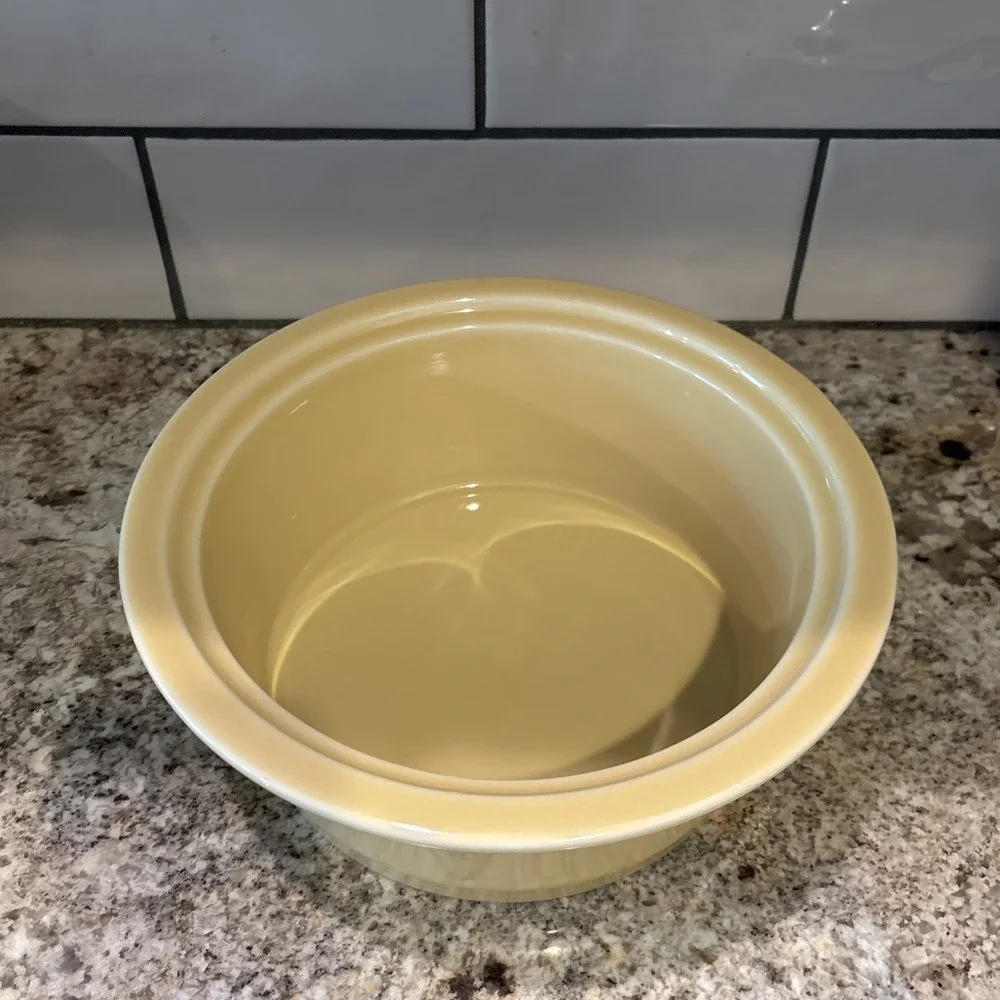 Fiesta Homer Laughlin Ivory Covered Casserole 90oz Serving Bowl w/ Lid